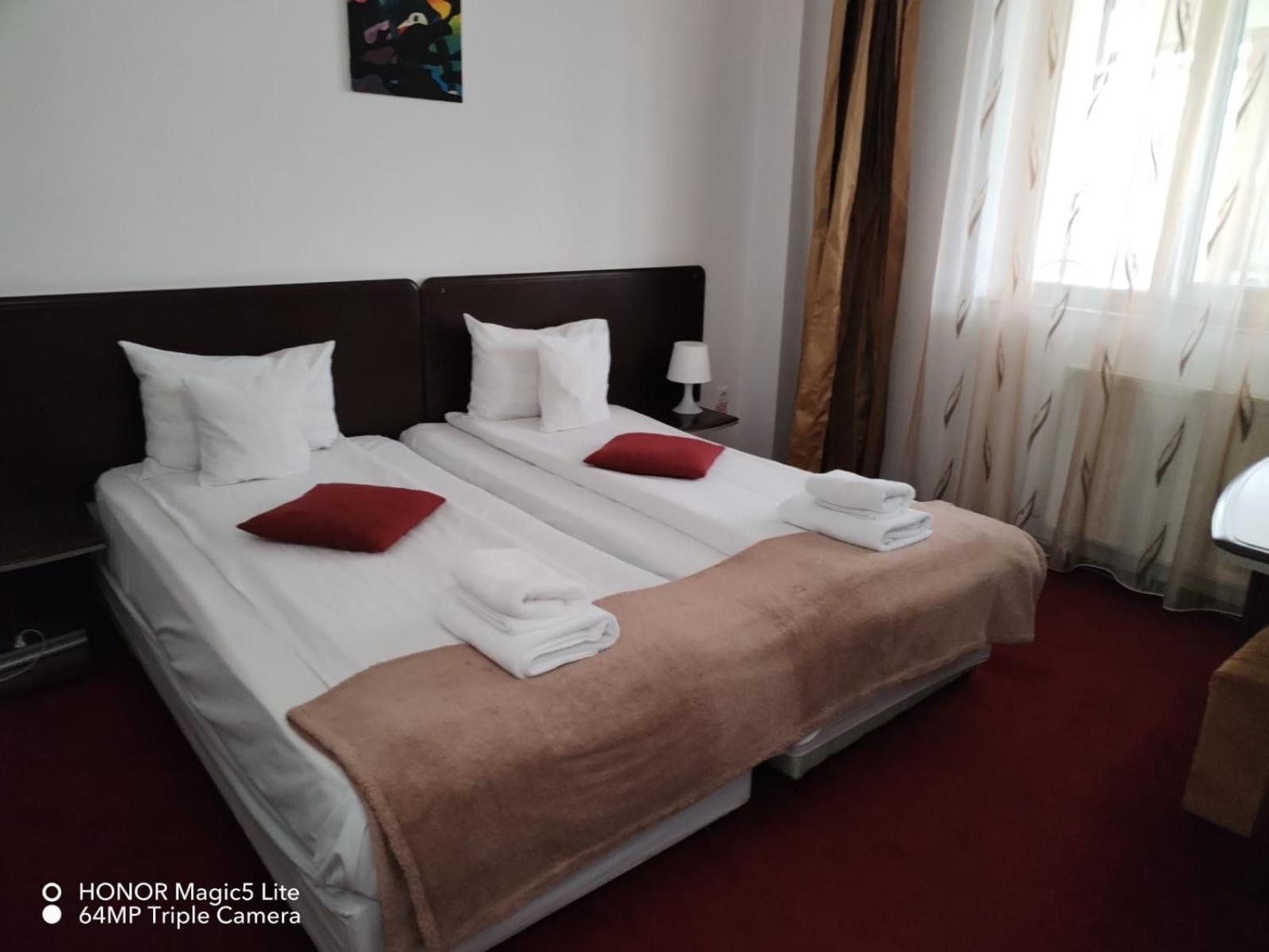Pension Happy Day - Motorcycle Friendly Hermannstadt Exterior foto